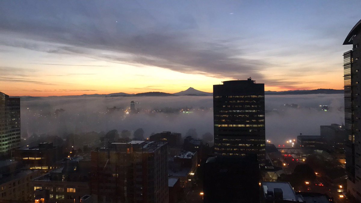 jerzzle's tweet image. What a 10 minute difference makes. #portland