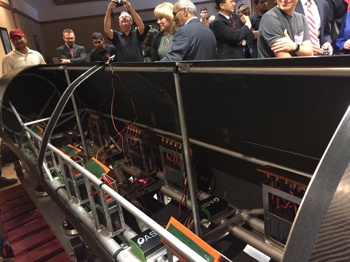 UC_CEAS's tweet image. #HyperloopUC reppin UC,Cincy&amp;amp; Ohio in the future of high-speed transportation #BreakAPod #WeEngineerBetter read more bit.ly/2emj3Sj