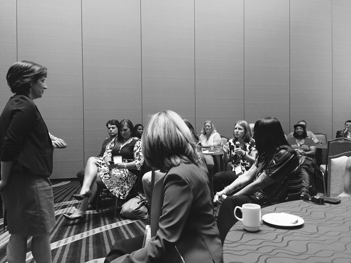 databluellc's tweet photo. Loving the audience participation during our @Cisco and @WiTTNashville session. @annetteblum #ConnectIT2016 https://t.co/NuGwyeHIP8