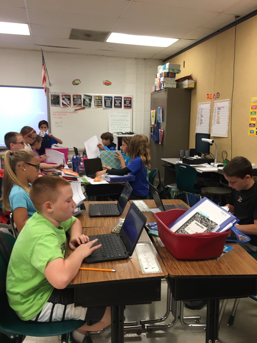 mwmshelby's tweet photo. WES fifth graders always working!  @WESColts @BoyleCoSchools #kaganstrategies  #research https://t.co/PSTYanx3PI