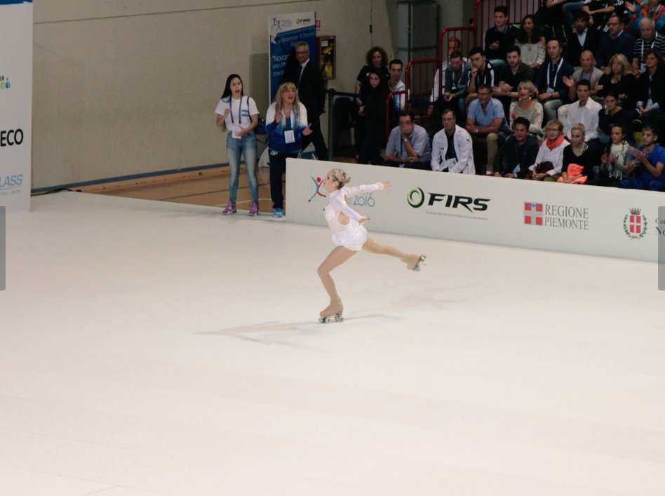 patinajelibre's tweet photo. ¡Hermosa @elisoler16 patinando en #Novara2016 #WorldChampionships #RollerArtisticSkating! :)
@gigi_soler #PatinajeArtístico #PatinajeLibre https://t.co/yUJownICt5