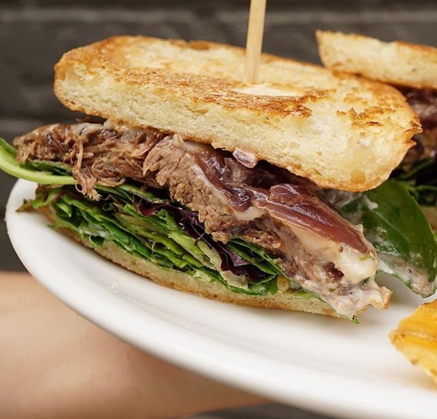 The Hot Cheese + Shirt Rib is back at <a href="/EHsandwich/">East Hampton</a> . 👏🏻 Who's excited? 🙋🏼
