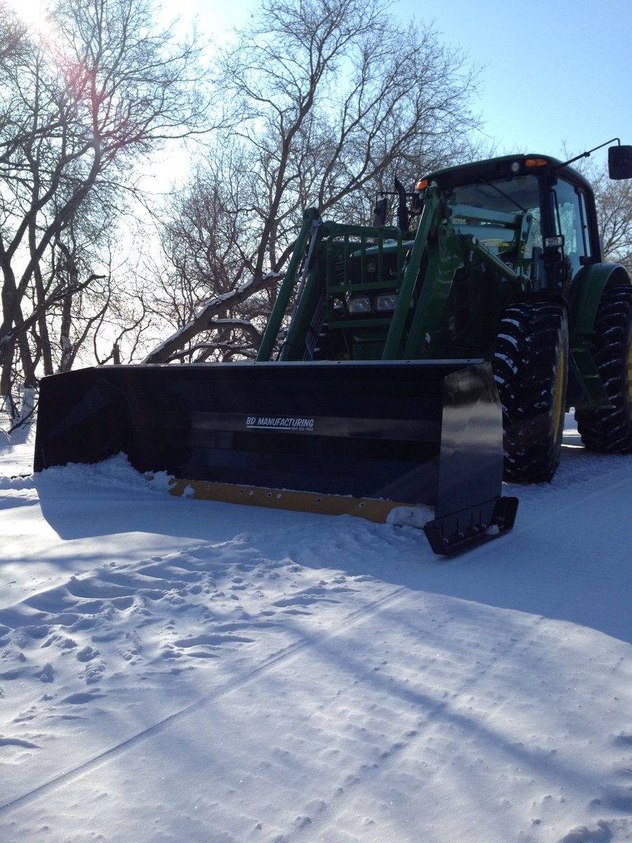 BDManufacturin1's tweet photo. Winter is approaching fast!  Be prepared with one of our snow blades, lots of options to choose from!! https://t.co/VjIldZCxGZ