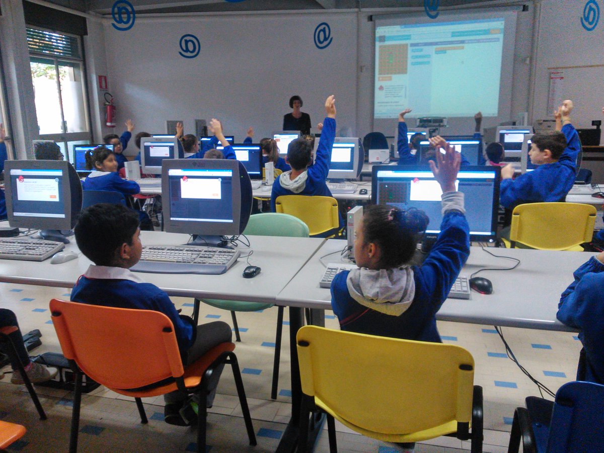 la_pippi's tweet image. Che bella la #codeweek2016 con le scuole di Venezia! @venis_spa @comunevenezia
