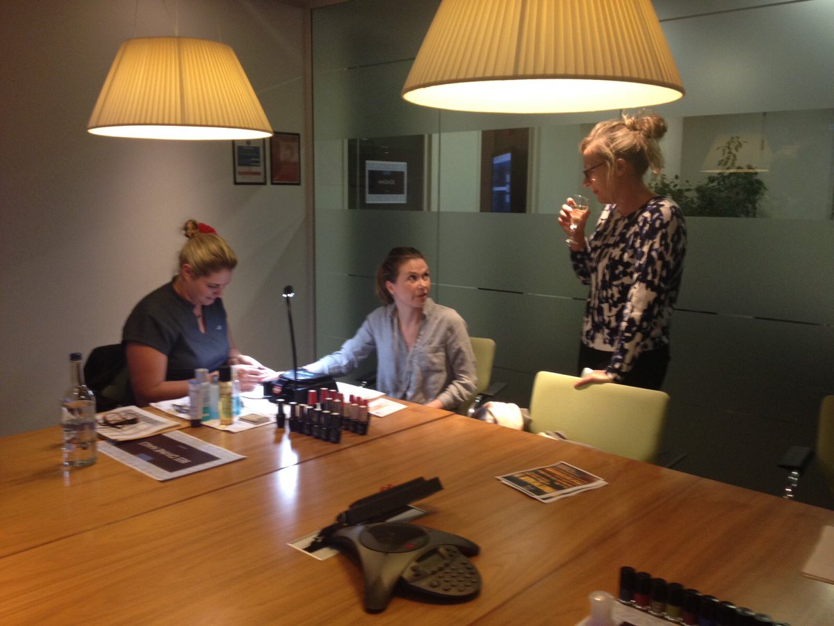 ENHHCharity's tweet photo. Gr8 to see the ladies enjoy a fab pamper eve courtesy of @louisehymers and #StAlbansPwC to raise funds for @enherts #MountVernonCancerCentre https://t.co/WVb3MDJXiW