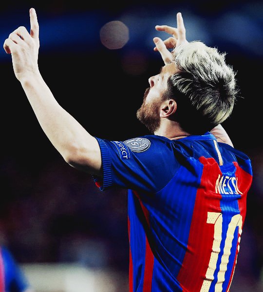 InvictosSomos's tweet photo. Casi un mes de baja, vuelve y marca a los 2 minutos. Primer partido TOP post-lesión, HAT-TRICK. Es DE OTRO PLANETA. https://t.co/e1NJUyYXWK