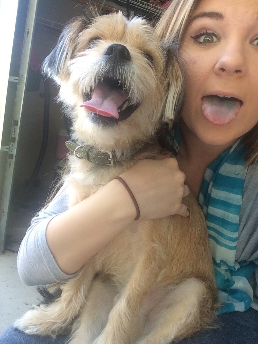 Talejandro_'s tweet photo. Wanted to wish a happy birthday to Kelsie! 🎈She's the coolest and Trapper likes her too so she passes the test. 👍 love ya kels! Happy 19th! https://t.co/KZ1R1c0nPT