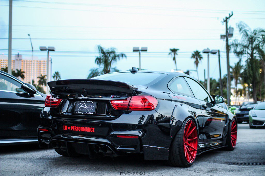 Carfluence's tweet photo. BMW M4 https://t.co/q5jEHnid0t