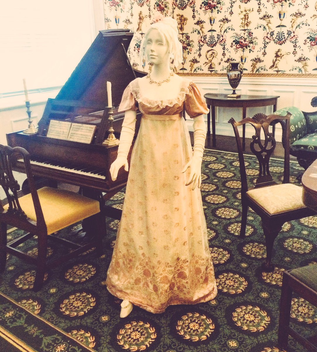 CTHobbit89's tweet photo. @DARMuseum Thank you for having all of us #Janeites!! The fashion exhibit is fabulous! #JaneAusten #JASNA #AGM #EmmaAt200 https://t.co/vAvN1lK1Sr