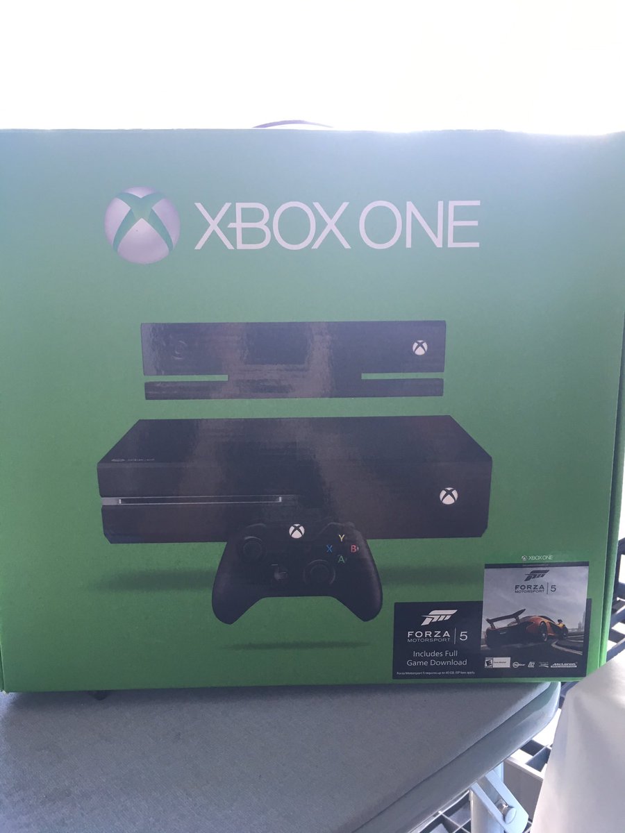 ColtonLuchs's tweet image. Anyone interested in Xbox one let me know...in great condition.