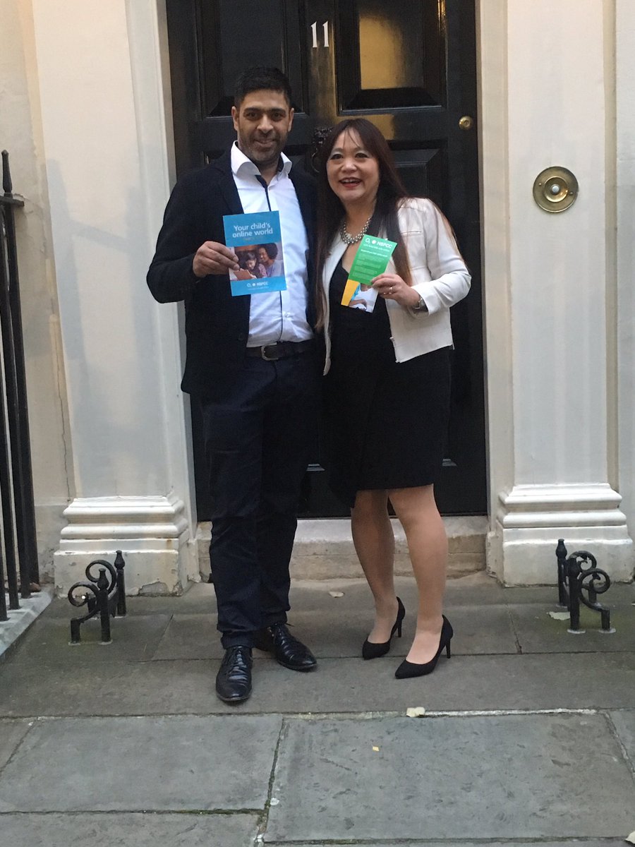 lindasfjones's tweet image. .@zakpatel7 @TalkDirectLeeds taking @O2UKThinkBig @NSPCC #O2SmallTalks to @Number10gov #london @MarkEvansO2 @bendowdo2com @RonanDunneVZW