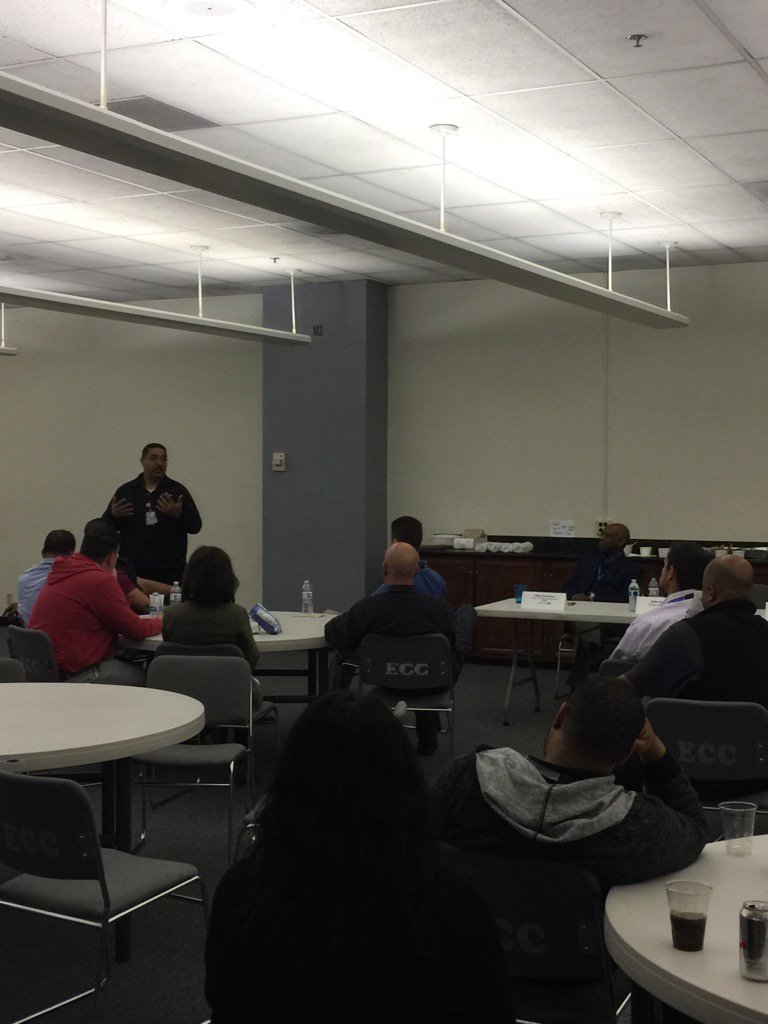 HRguyDGS3's tweet photo. @weareunited  SFO VP Mike Hanna speaking to the Elevate group. https://t.co/4DcUSNGhKk