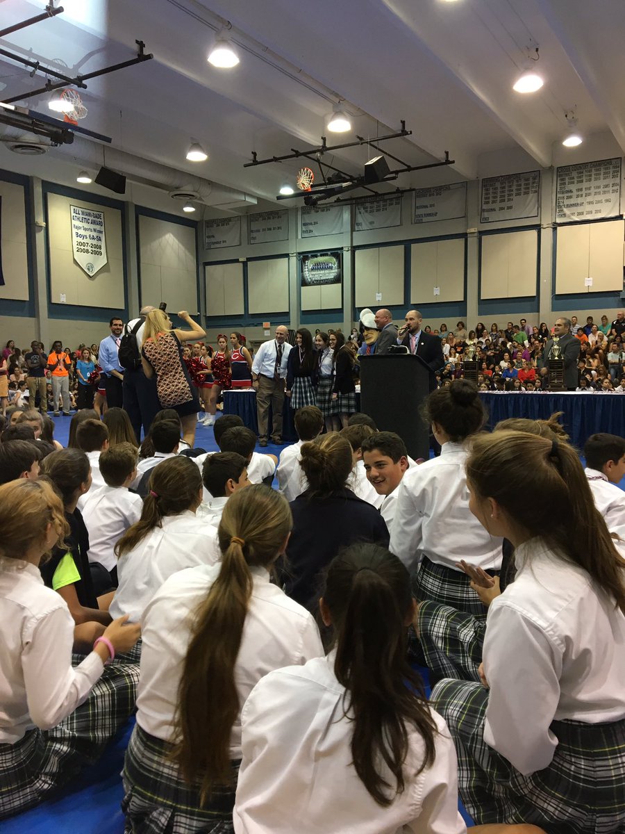 StTheresa_CG's tweet photo. Division 3 Art:
Boys 3rd: Amaury Amarante 2nd: Francisco Ribas. Girls: 2nd: Fernanda Valdez. 1st Gabriella Esposito! #stsrocks https://t.co/4jWyLpWeG7