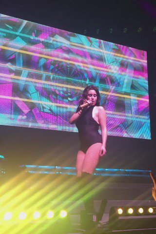 5hNewsGermany's tweet photo. Lauren on stage ( via @normanikordamnx ) #727TourCologne https://t.co/annxbvtUHy