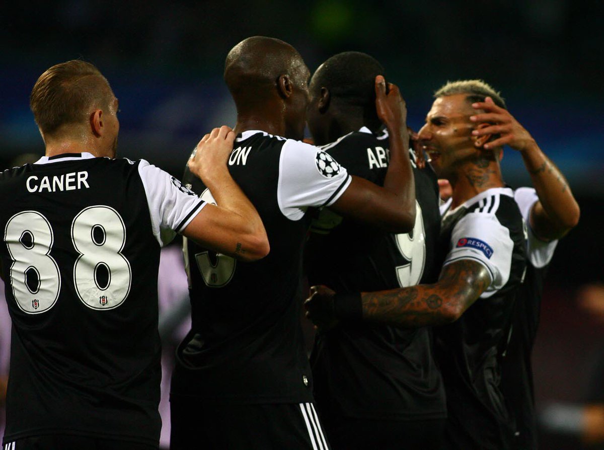 Besiktas's tweet photo. Muhteşemsiniz... 💪👍👏😀#Beşiktaş https://t.co/8l3bDwcDKk