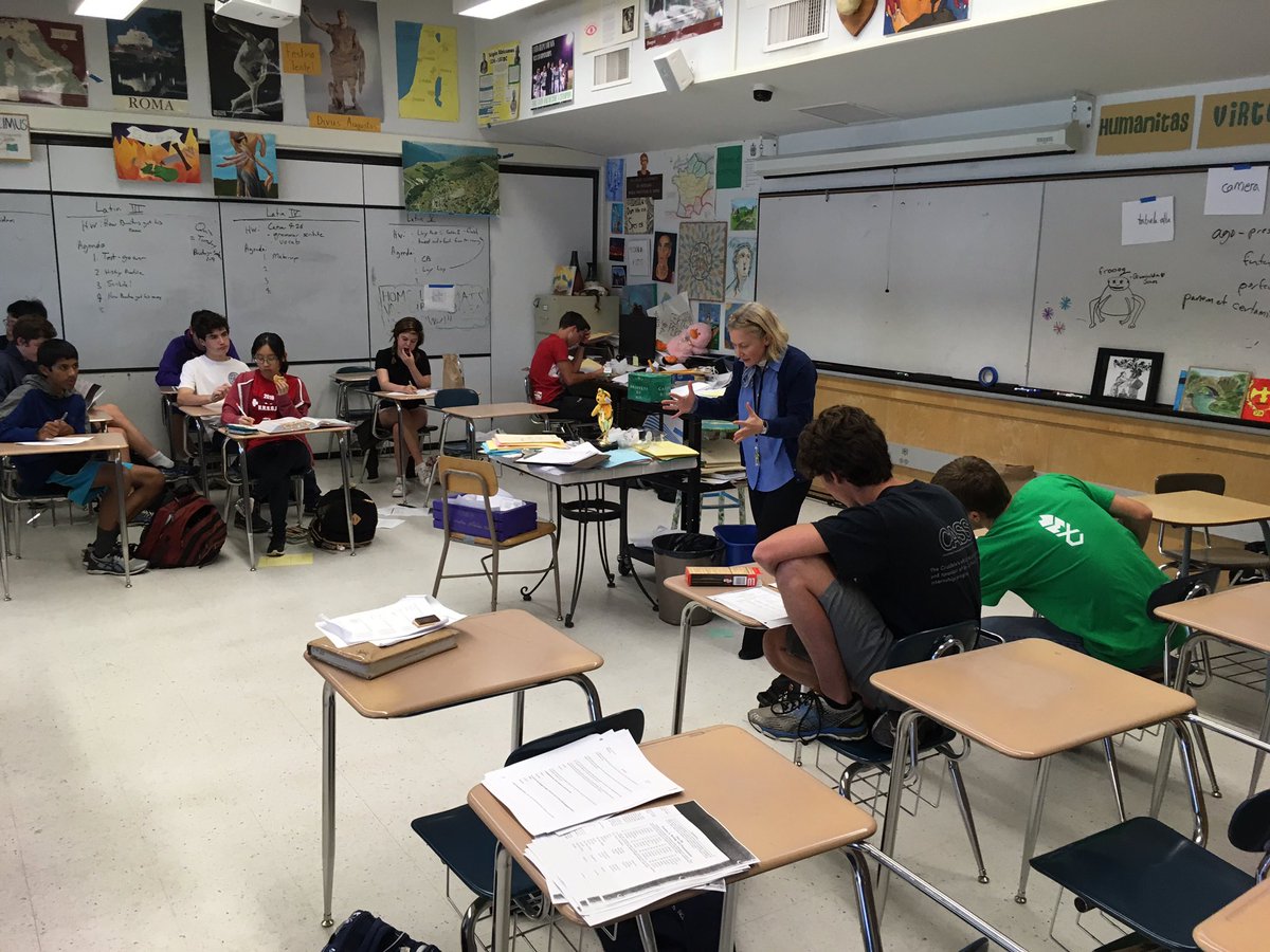 MagisterDavis1's tweet photo. Discimus linguam Graecam- Learning Greek with Magistra @mhsjcl meeting today-plus picturarum! #miralatin #alpha #beta #gamma #delta #epsilon https://t.co/hoUeJEPU8b