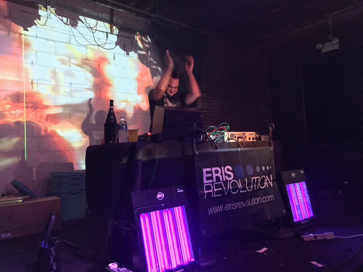 NikoZografos's tweet image. My set live from @PaperBoxNYC in Brooklyn is now online! Thanks to @ErisRevolution &amp;amp; @TheApolloAid 
Listen here: soundcloud.com/nikozografos/b…