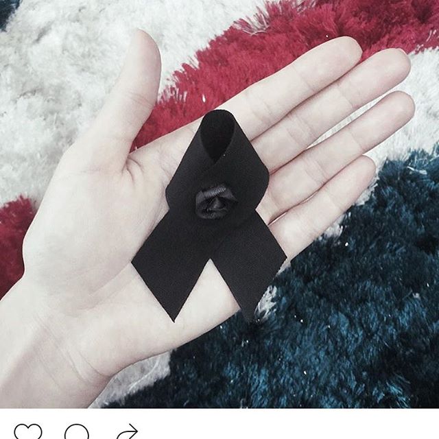 รีโพสจากพี่บัวฮะวันนี้สาวๆรวมตัวกันเพื่อทำริบบิ้น งานจากใจล้วนๆ💛 ถึงตัวไม่อยู่เพราะถ่ายละครเเต่ส่งใจไปเต็มร้อยนะคะ🙏