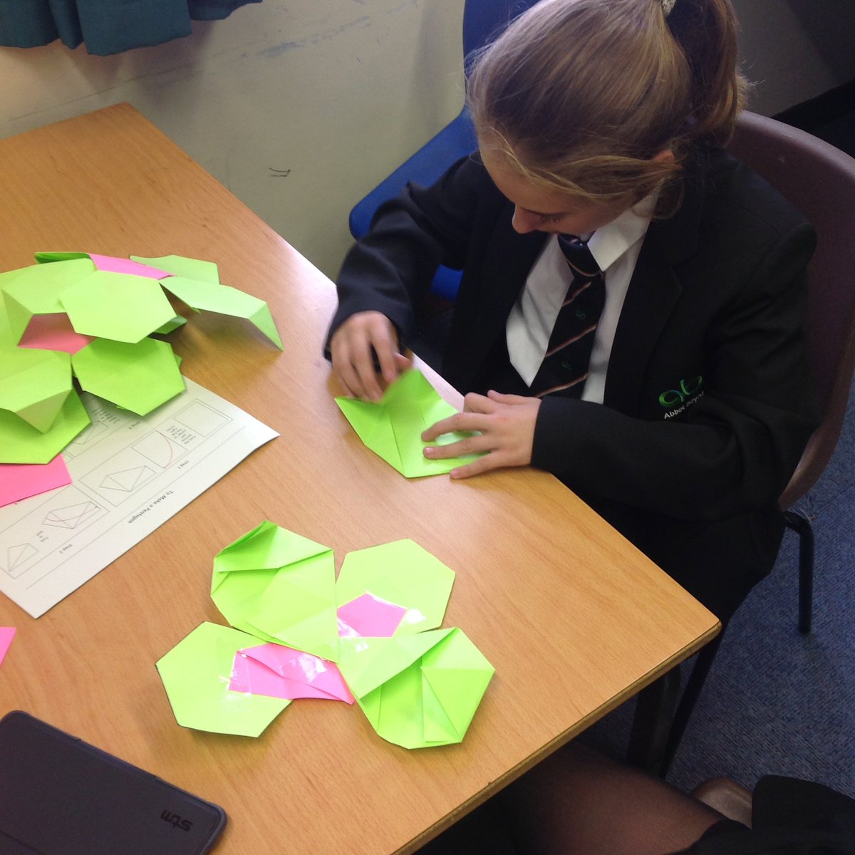 AbbotBeyneSTEM's tweet image. Year 8 have tackled shapes today working as a team to create footballs #deeplearningday