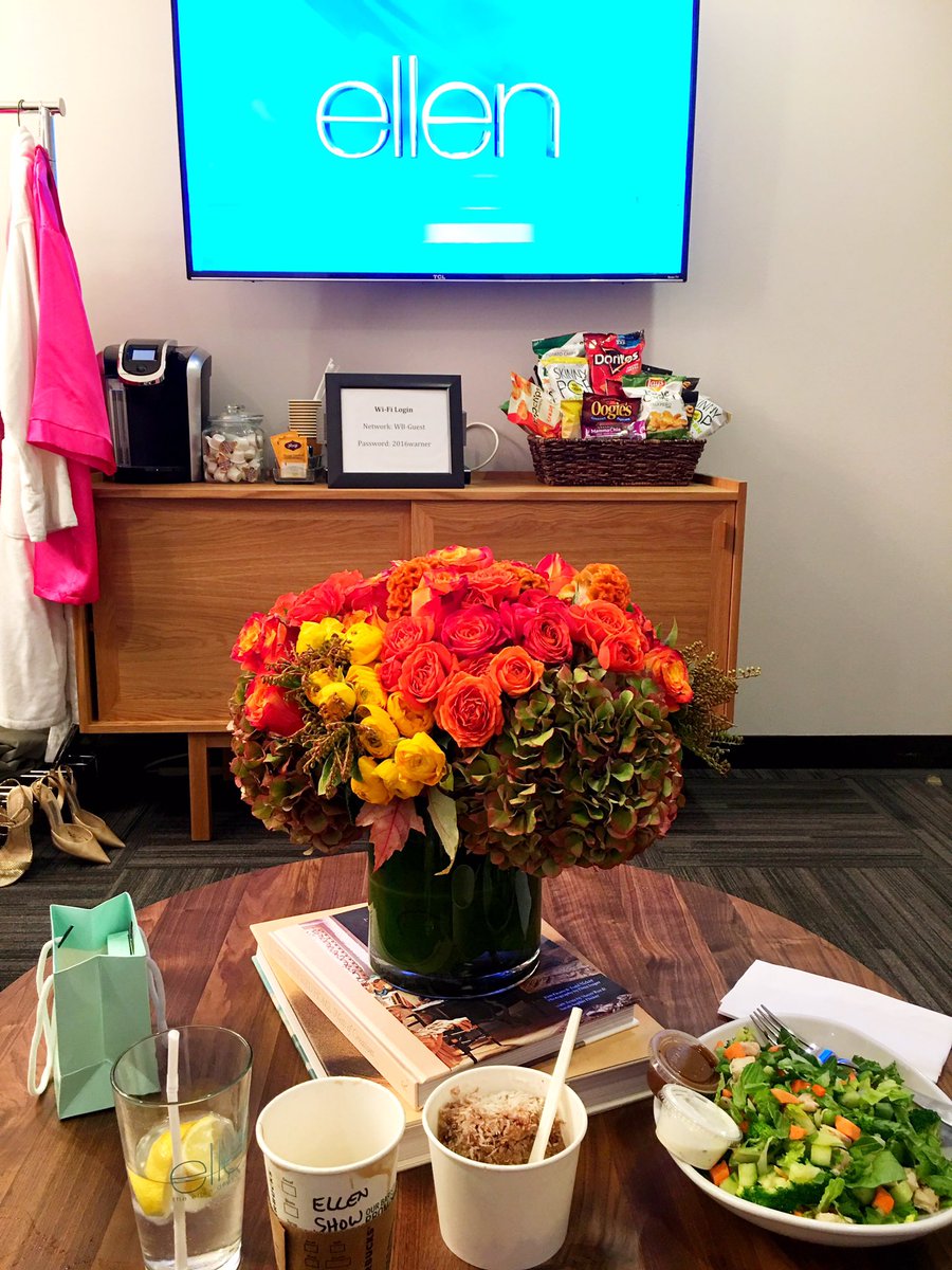 kymdouglas's tweet photo. Everything a girl could ask for on the job... they really know how to spoil you at @TheEllenShow. #tomorrow #onellen #fallintobeauty https://t.co/nAcyLab3hG