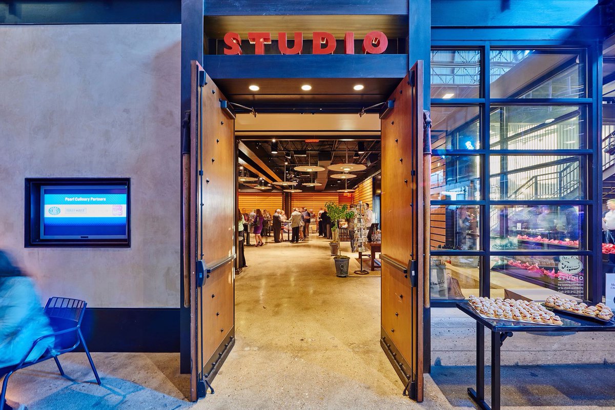 Mid-Week In The City is LIVE from the Pearl Studio TONIGHT @ 7pm! Sponsored by <a href="/fbcsasingles/">FBCSA Single Adults</a> fbcsa.org/midweekintheci…