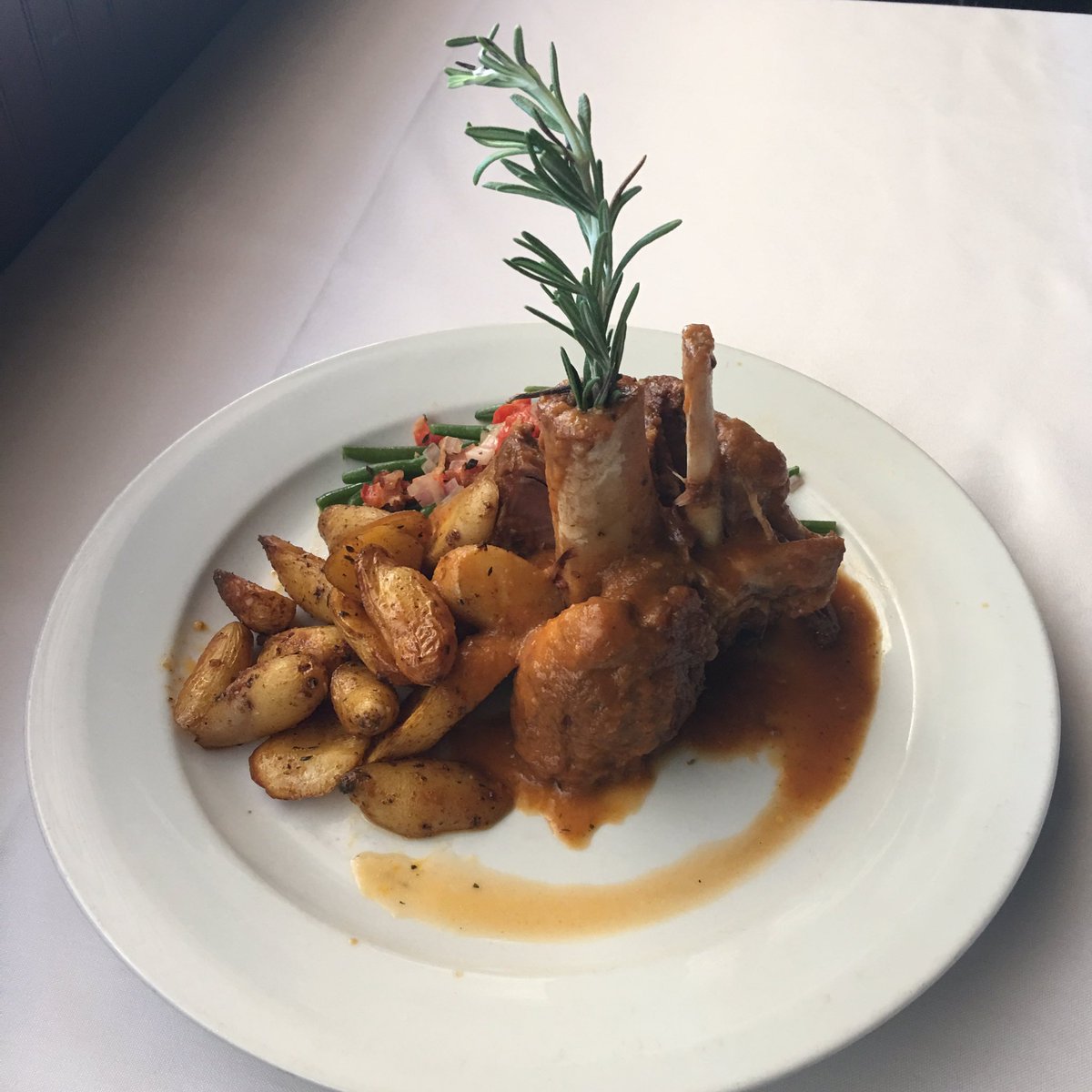 AspenGrille's tweet photo. It's fall which means it's time an Osso Bucco special here at Aspen Grille. Limited quantity of this rustic favorite so come on in! #MyrEats https://t.co/GCalIpbbRA