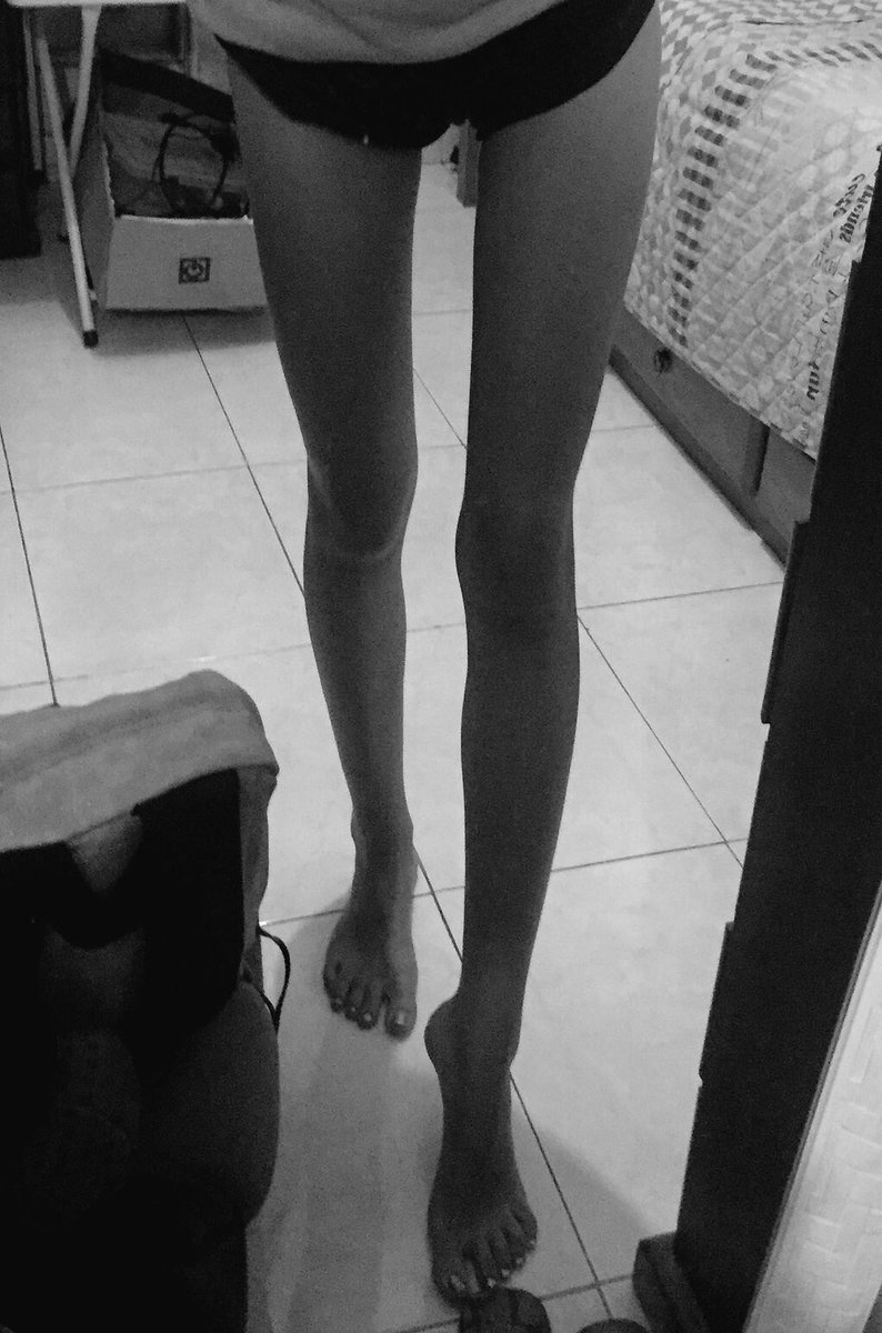 Black and white #thinspo #skinny #legspo #thighgap #flatstomach, image size:794x1200