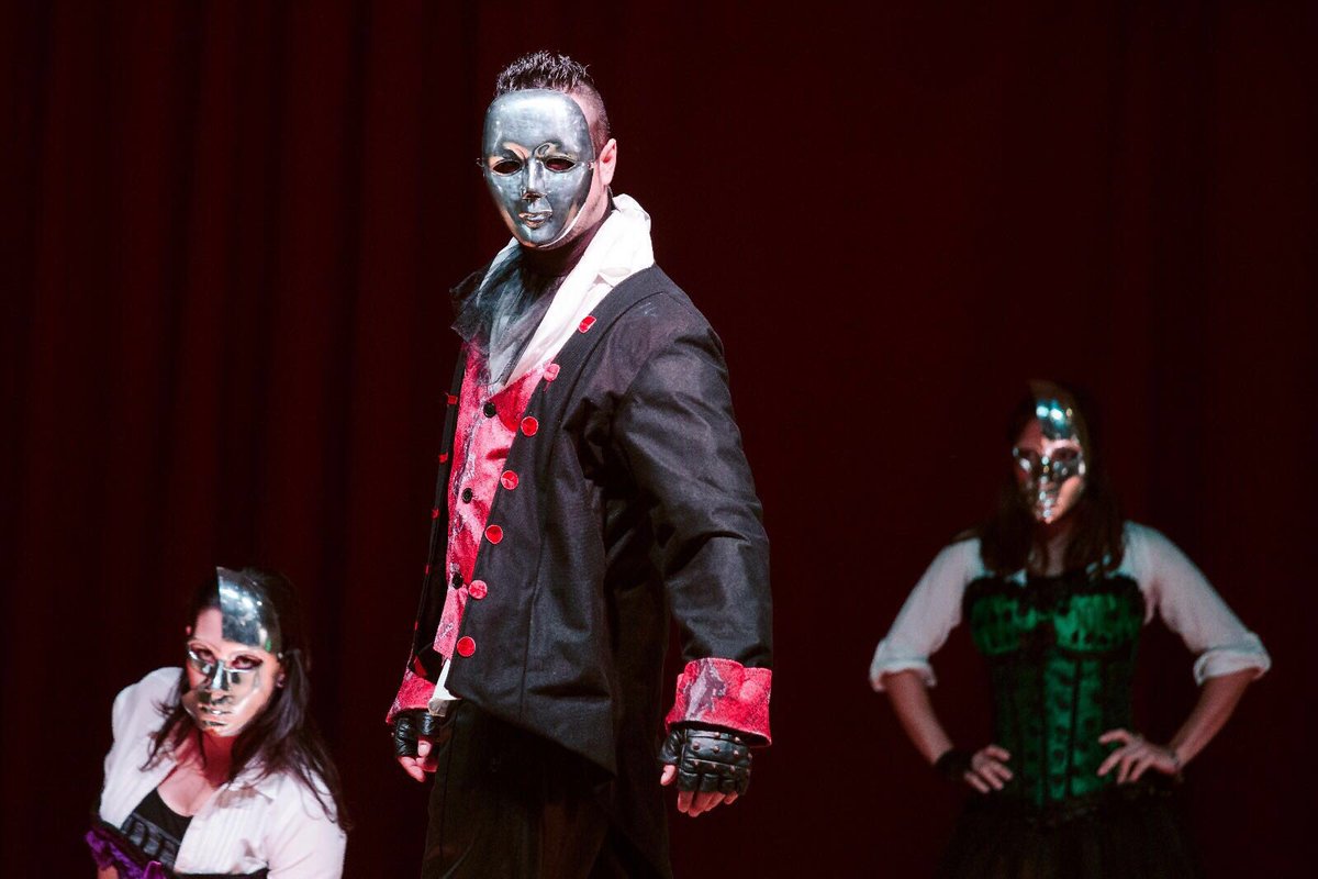FuriousDancers's tweet photo. Más fotografías de nuestra última actuación!
#danzaurbana #funky #hiphop #streetdance #baile #Castellón #actitud100% #dancecrew #onthestage https://t.co/LrR8eoUexT