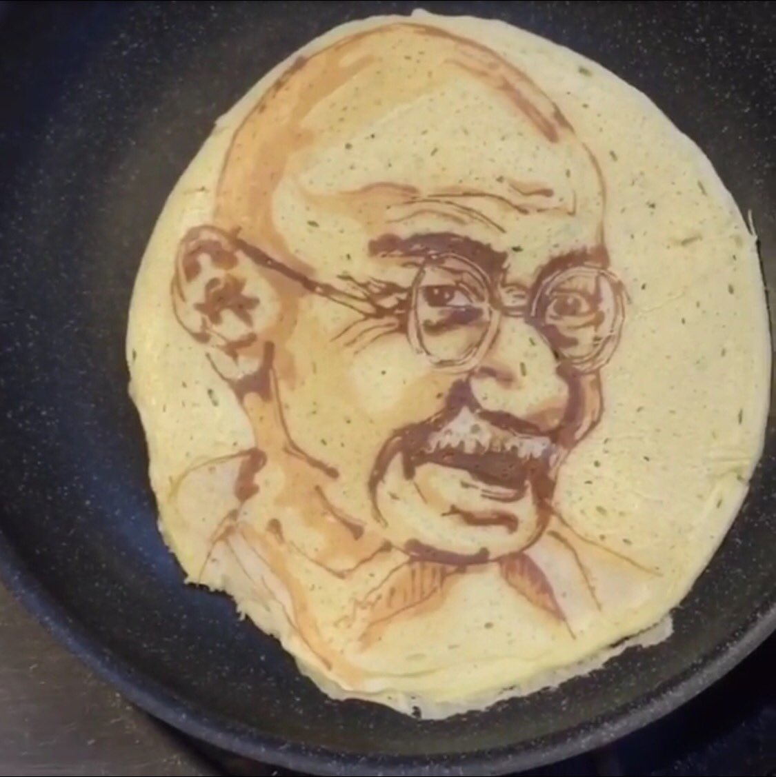 Educ47e's tweet image. Rare picture of @GameGandhi on a pancake