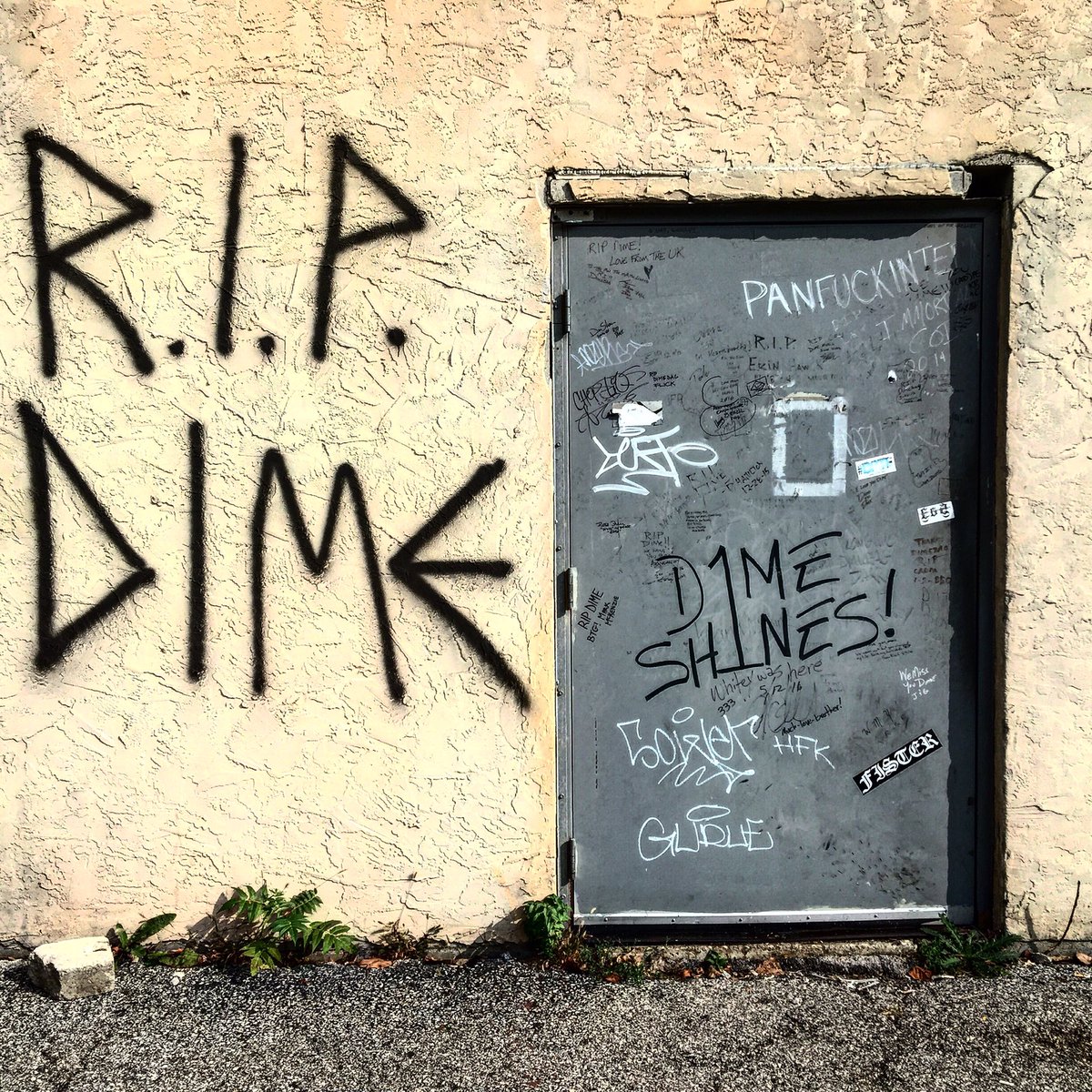 ArtOfDying's tweet image. Playing the venue we lost #DimeBag at tonight in #Columbus. Walking in the door conjures crazy feelings. #RIPdime @Pantera much respect