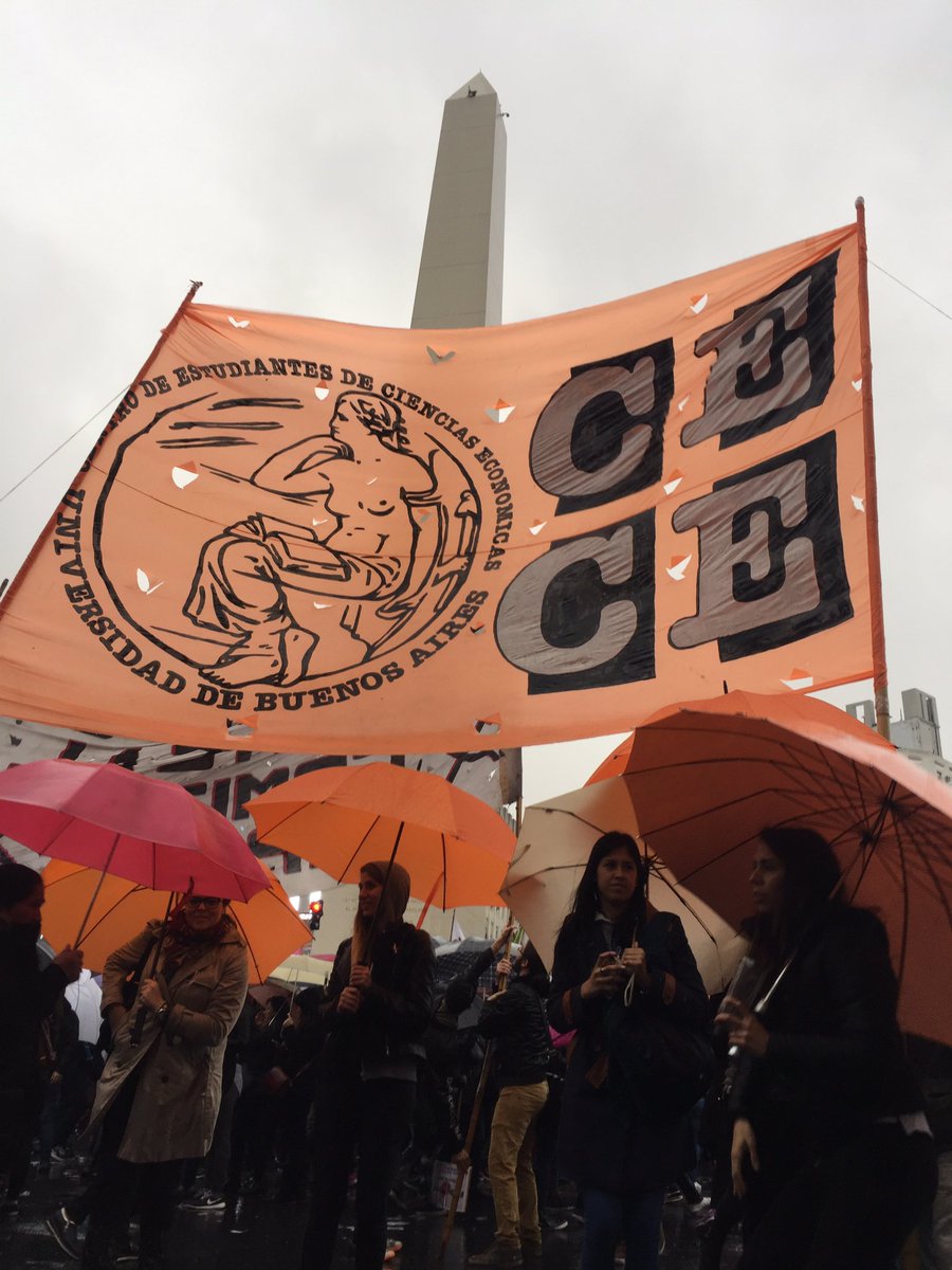 ceceuba's tweet photo. #VivasNosQueremos #NiUnaMenos https://t.co/KFtd3MvMws