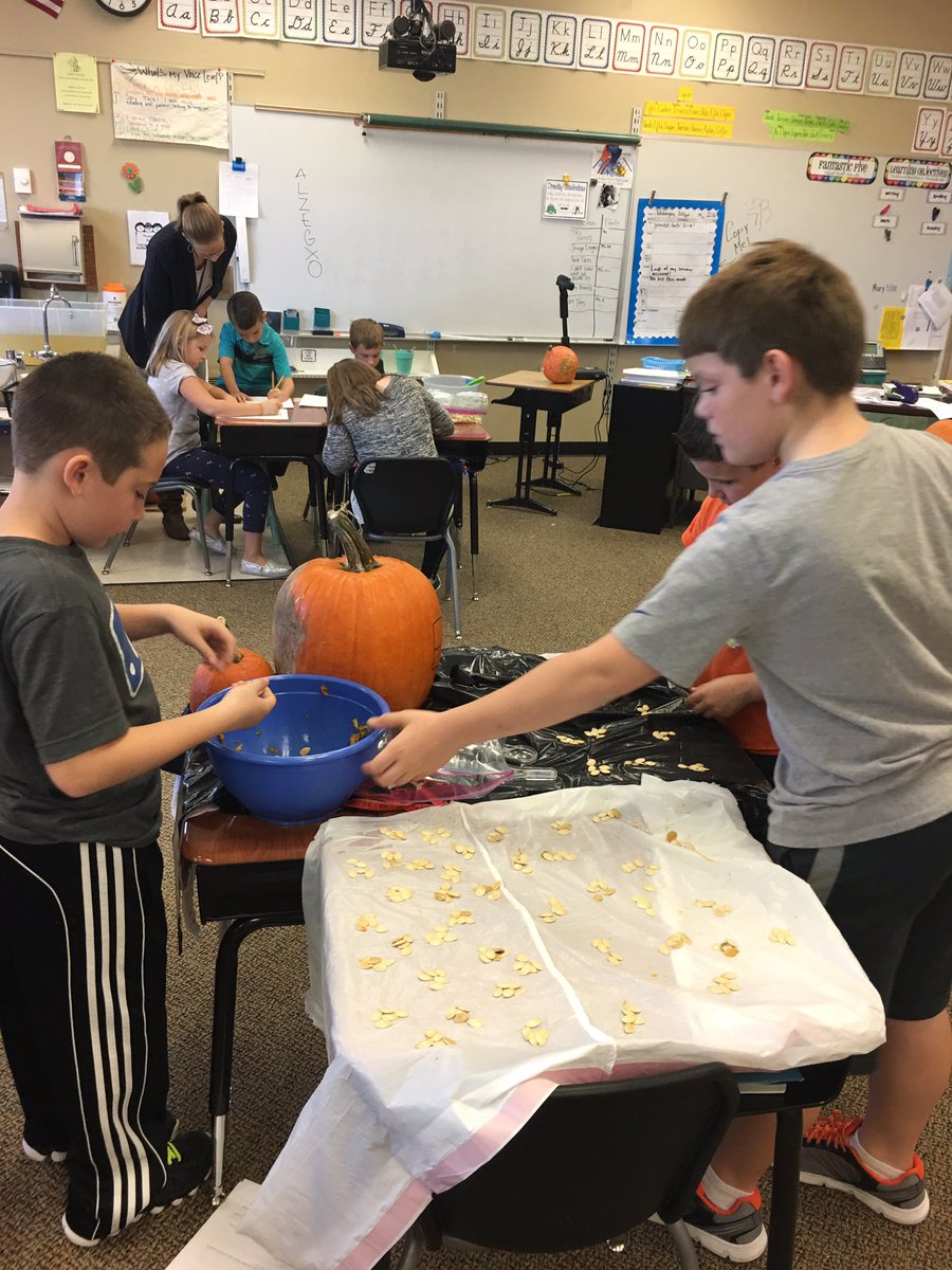pto4les's tweet photo. Thank you to @CountyLnOrchard for the Pumpkin Donation. Pumpkin Math was a SUCCESS!!! @MrsJarkaLES @MrsSchwerdt https://t.co/T0TDUExzTA