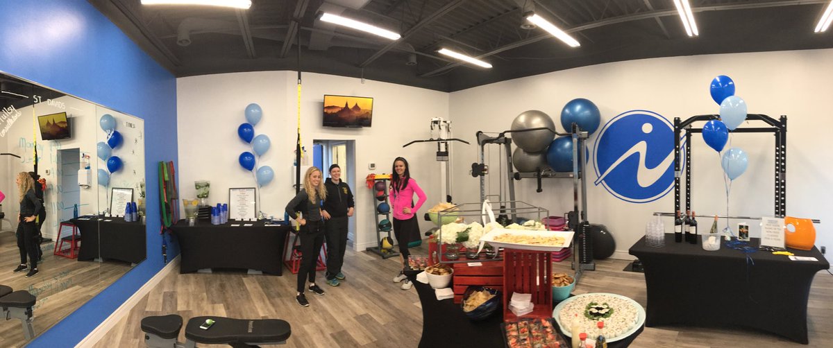 notl419's tweet photo. At the @NiagaraFIT Mary Street location anniversary with @trainerjaclyn &amp; Jenna &amp; Mullsy Congratulations! 🏋🏻‍♀️🏆🎉 https://t.co/8gSrLSGwdr