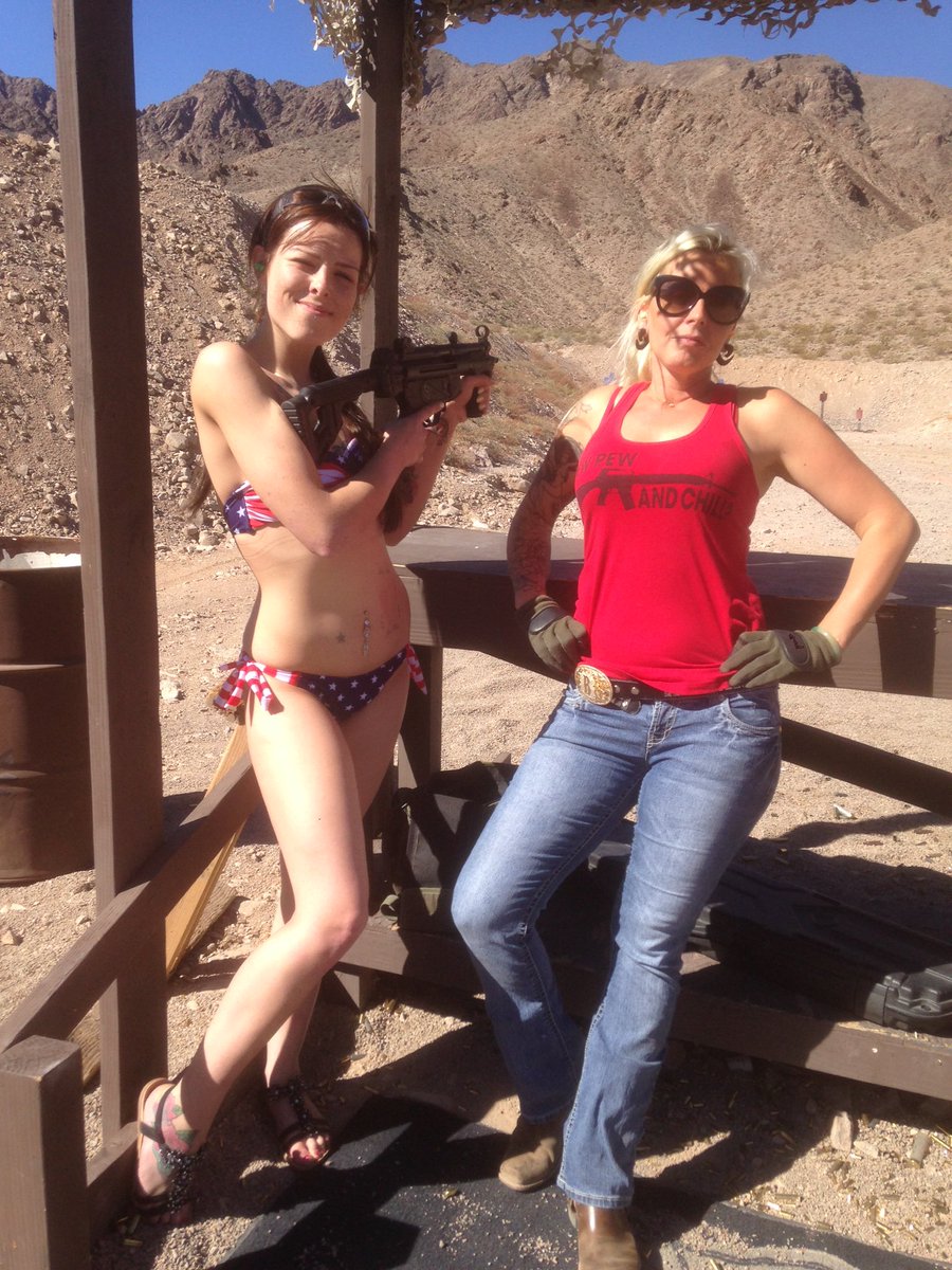 machinegunbebe's tweet image. #machinegun party! #America