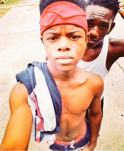 zzoeee7's tweet image. Me and bro