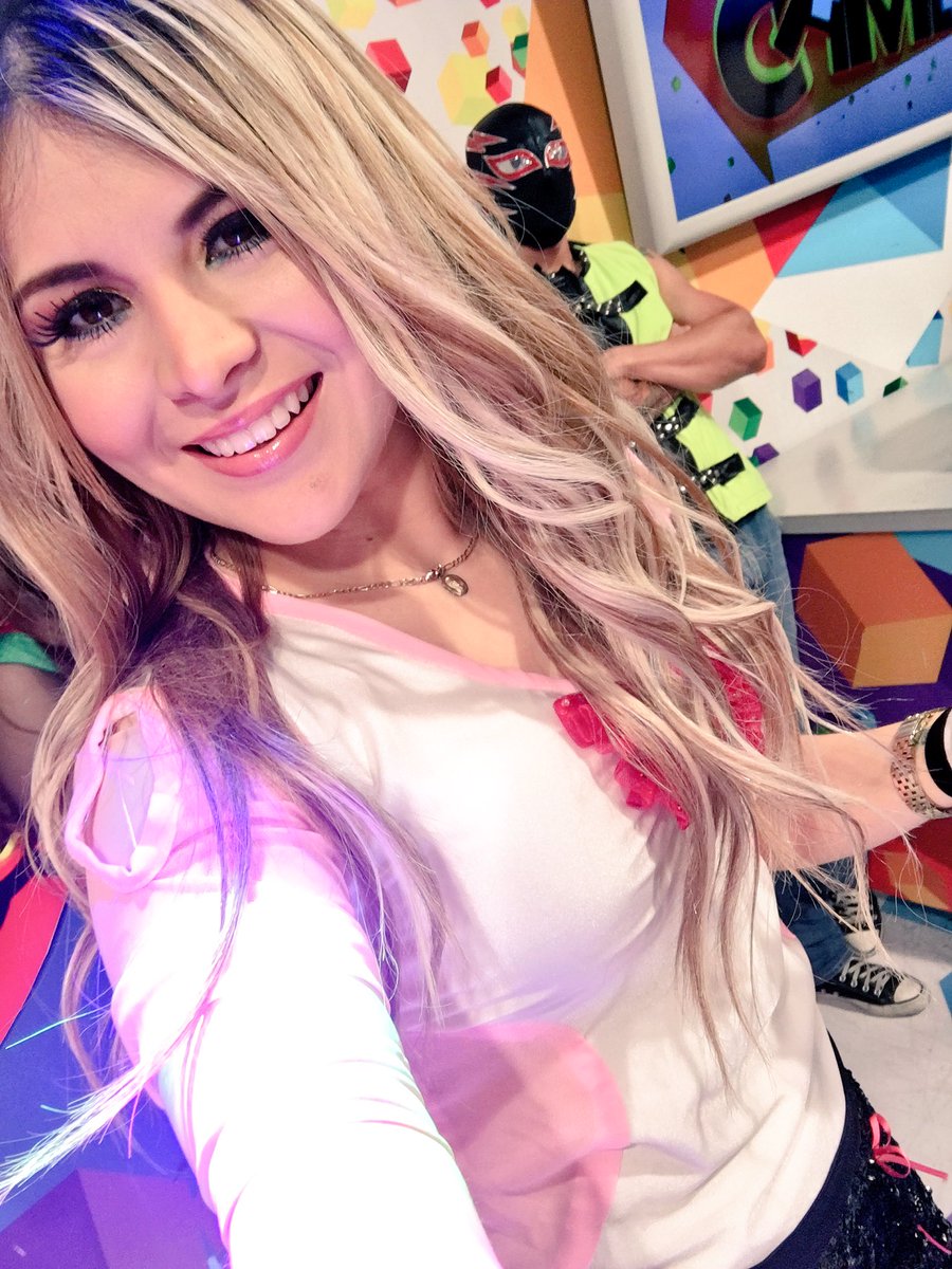 madeeleynA's tweet photo. Que dicen 😂😂😔😔😔 #TodoCambia ?? https://t.co/jwK56zi0oh