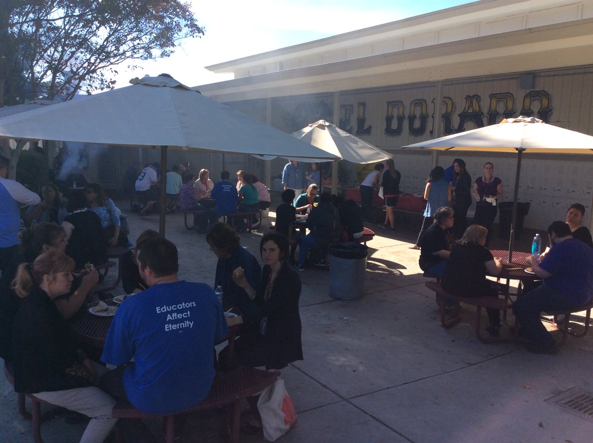 mssusanshih's tweet photo. What's cooking, @EdmsToros?  #staffbarbeque @chrisclausen #grilling #edmsfamily #staffmoraletaskforce https://t.co/IG0M8yC0fb