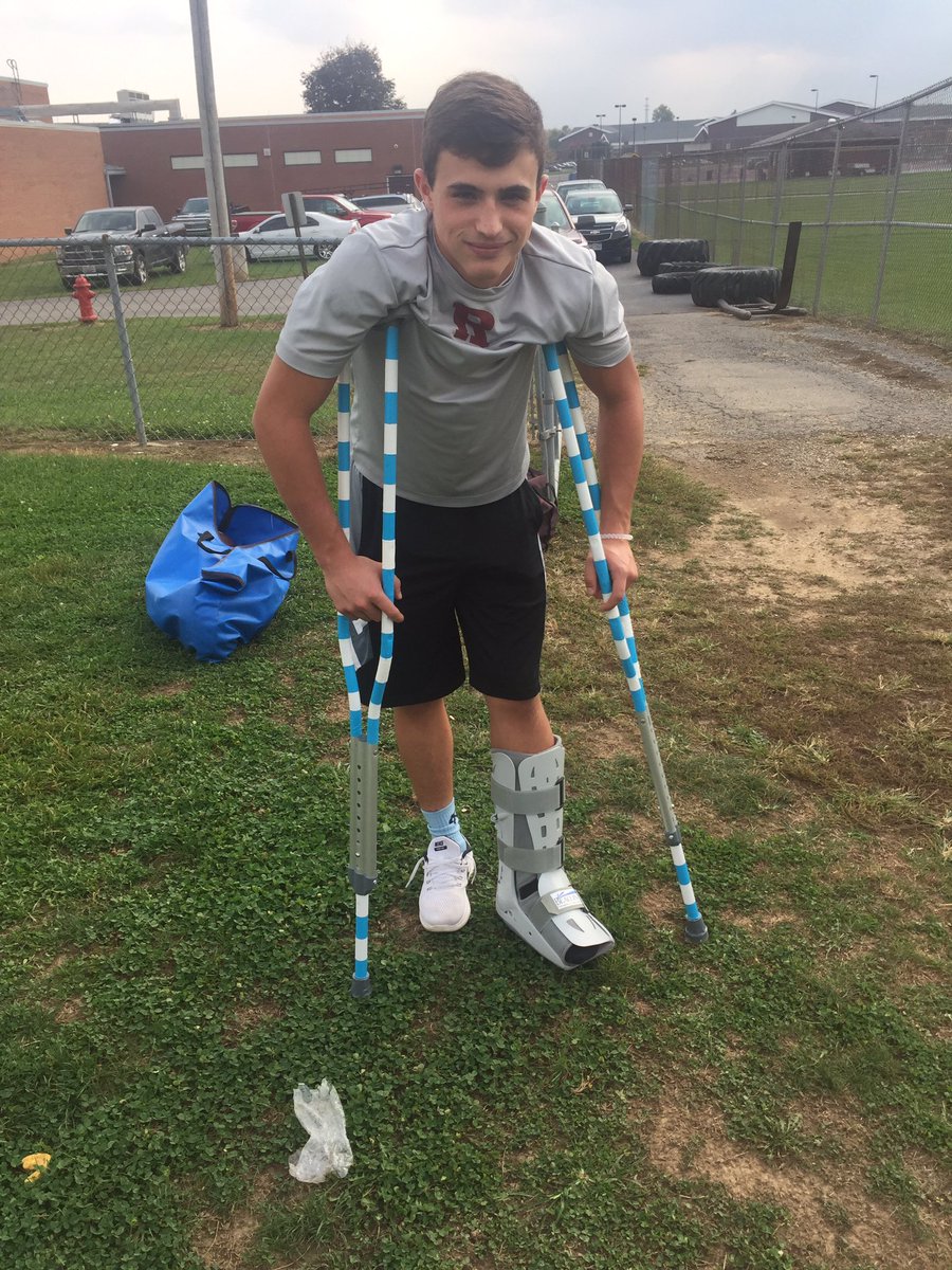 Ross_Football's tweet photo. . @JabrewerJacob matching his socks with his crutches...#TheArtOfStyle πππ https://t.co/FtyZBUILRd