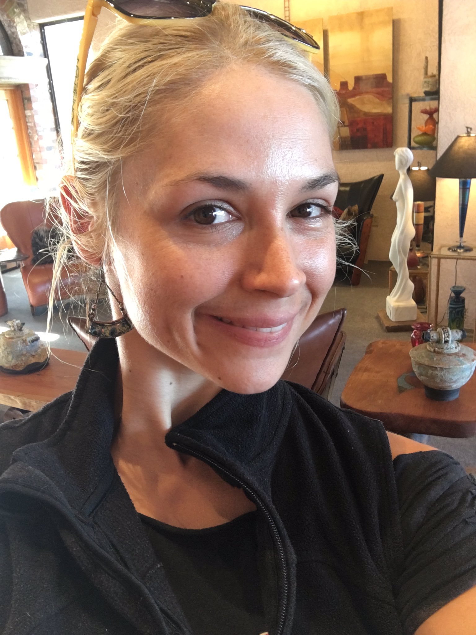 TW Pornstars - Sarah Vandella. Twitter. New earrings from a beautiful