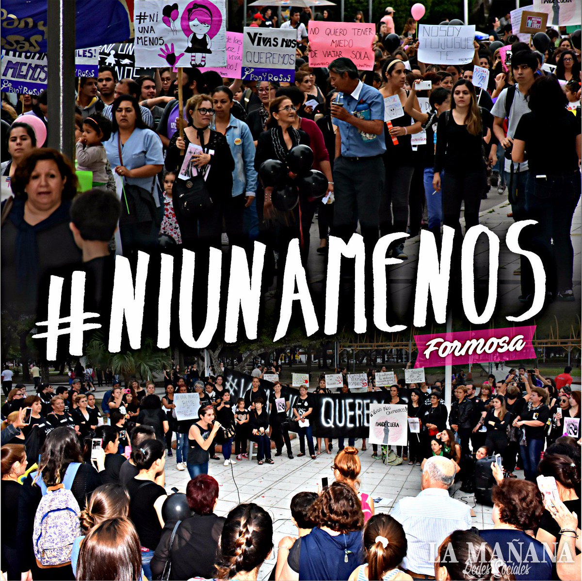 MIERCOLES NEGRO  ⚠ // Miles de personas marchan en todo el país contra los femicidios [bit.ly/2evaAvZ] #VivasLasQueremos