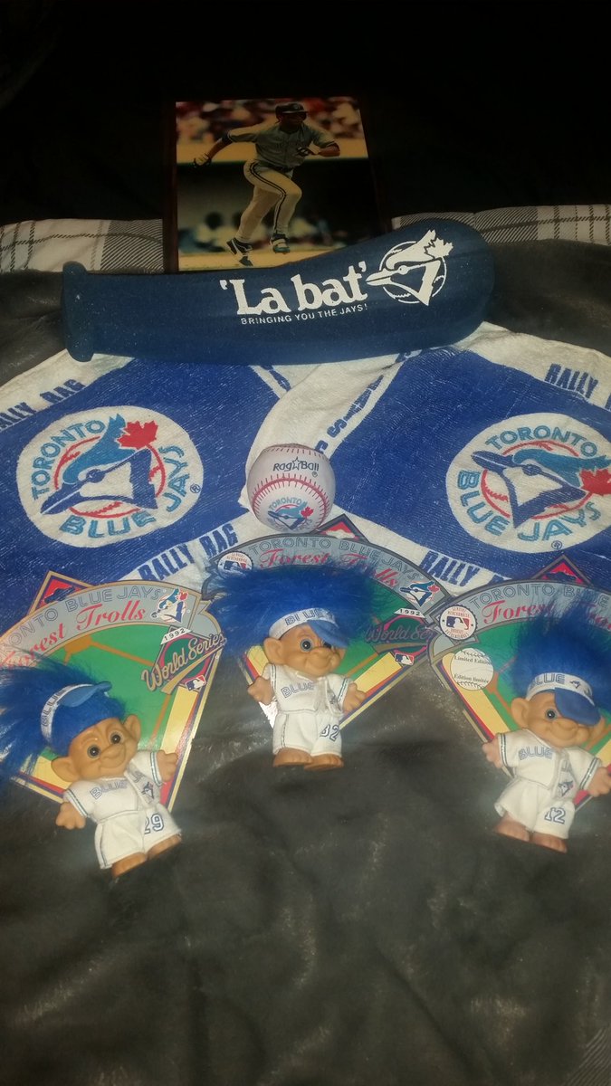lexiarabellas's tweet photo. #bluenation #torontobluejays #letsgo https://t.co/bsv3tvSbRP