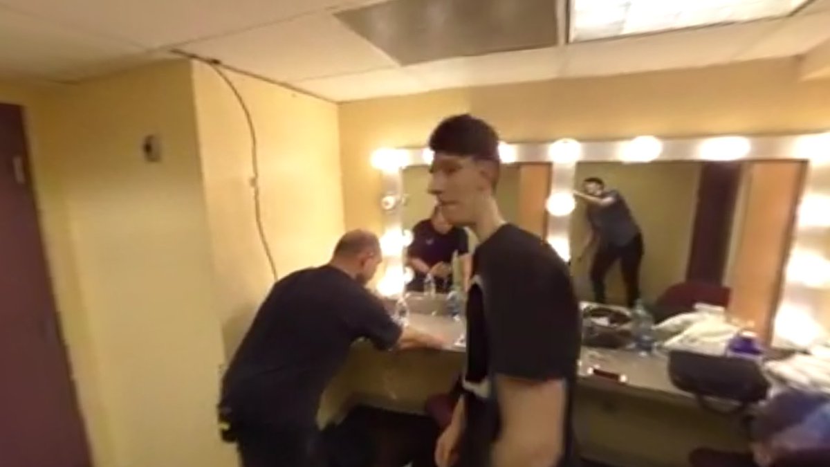 PhanTheFire's tweet photo. @danisnotonfire you okay there buddy? 😂😂 https://t.co/G5Qgg369bt