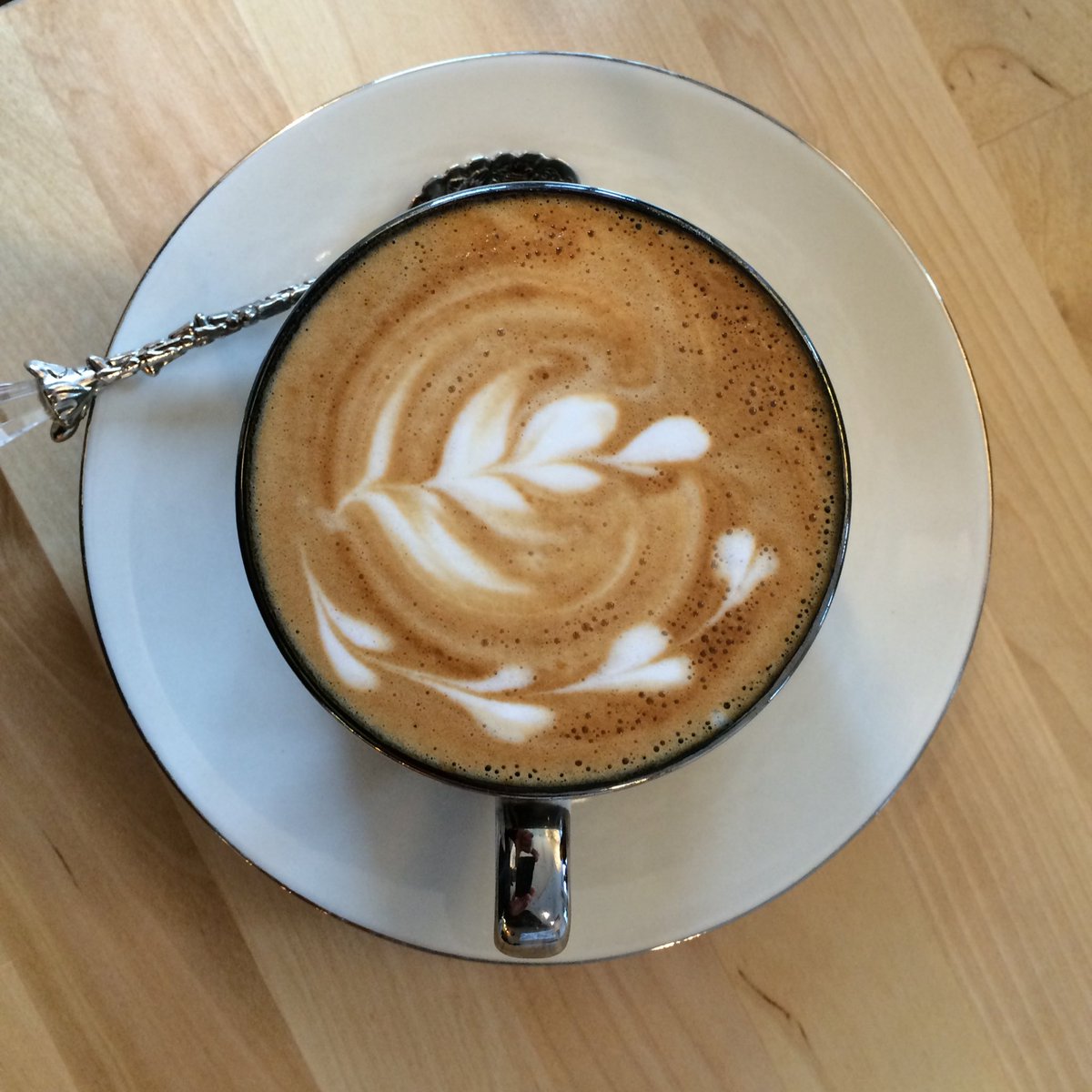 hmmbee's tweet photo. Lovely flat white from @TheOnlyCafe today, using beans from @Kafkascoffeetea. The Pumpkin Cream Cheese loaf was amazing as well! https://t.co/270120Z2Va