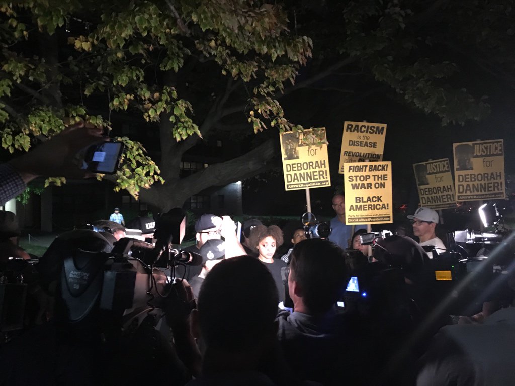ResistFascista's tweet photo. Press conference happening now for #DeborahDanner in the wake of another #NYPD shooting of a WoC. #BlackLivesMatter #StandWithTheBX https://t.co/11D4LDYia9