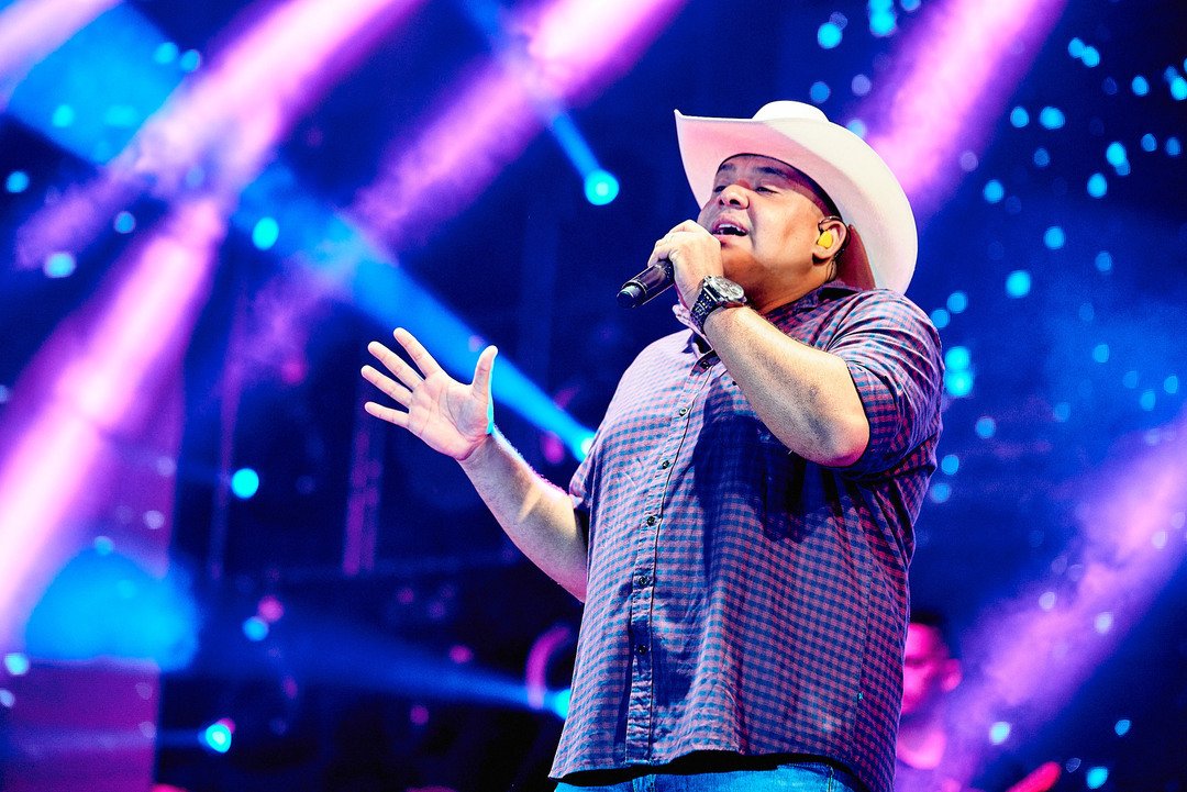 HeROficial's tweet photo. Olha aí, você não vive sem mim
Eu não vivo sem você
Somos dois safados
Ninguém precisa entender #dvdplaylist https://t.co/9xeuUKsomV