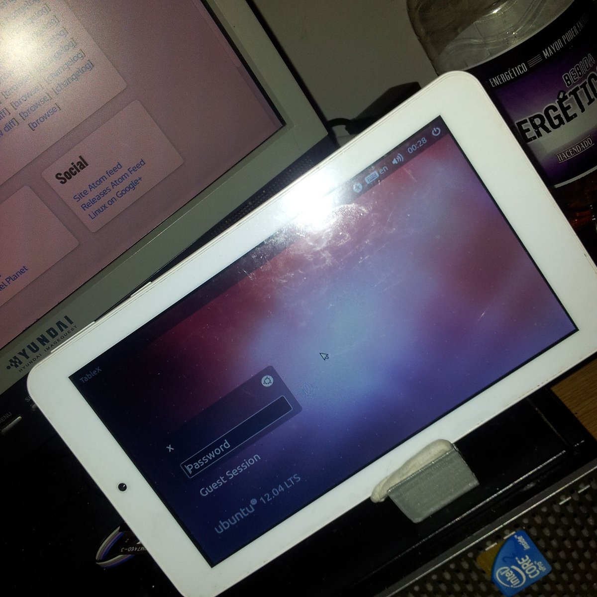 PietreLinux's tweet image. Ya está portado todo el sistema ubuntu en mi a33 , funciona el audio y la gráfica,hasta mañana
#sunxi #allwinner