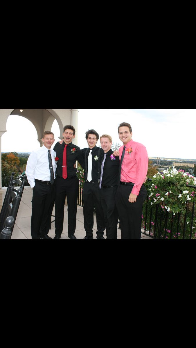 fails22's tweet image. Happy birthday to @tttownsend21 live you bro😘❤️#extentioncord #ss #bb