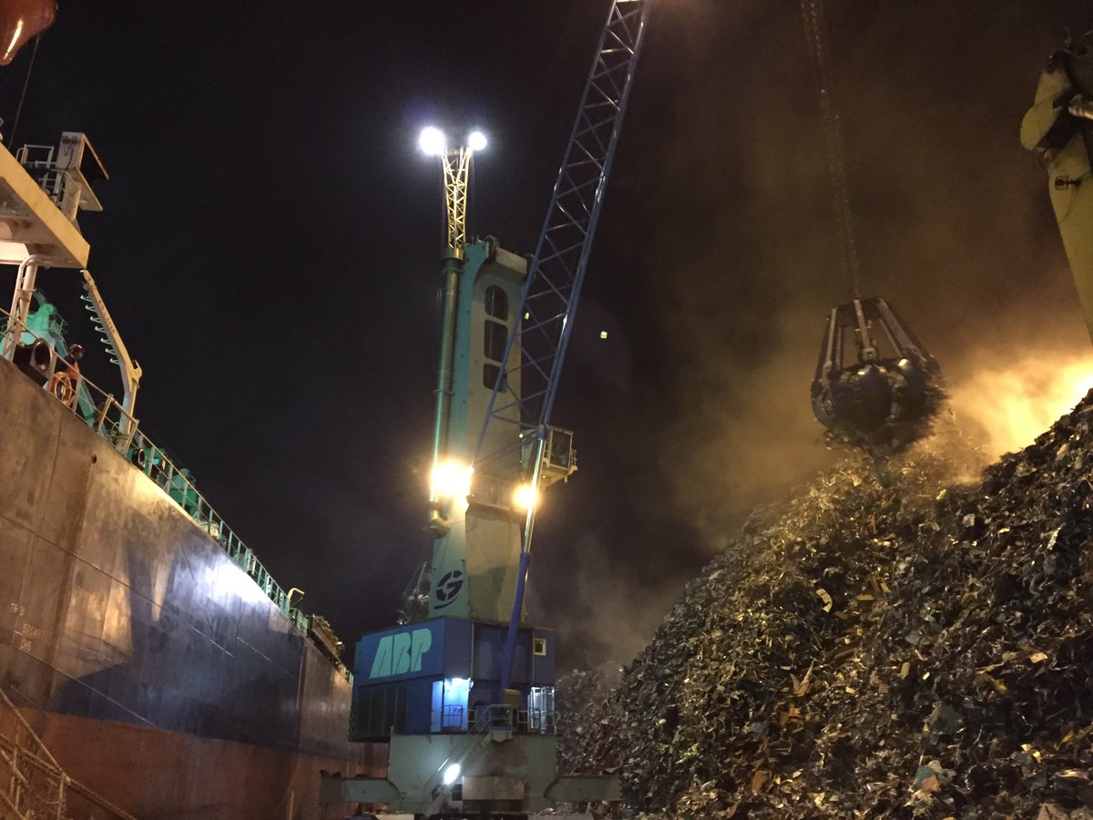 RichardARapp's tweet photo. What a load of scrap! #on_hire #condition and #ROB #bunker #survey https://t.co/LK8X8hbsXS
