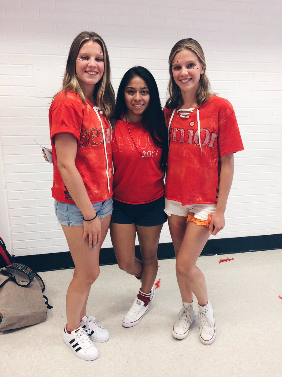 saramoiniann's tweet photo. Happy birthday❤️👑💛ly&amp; hope u had an amazing day 🎉😍  enjoy 18 🌞 https://t.co/AltLrfhLqp