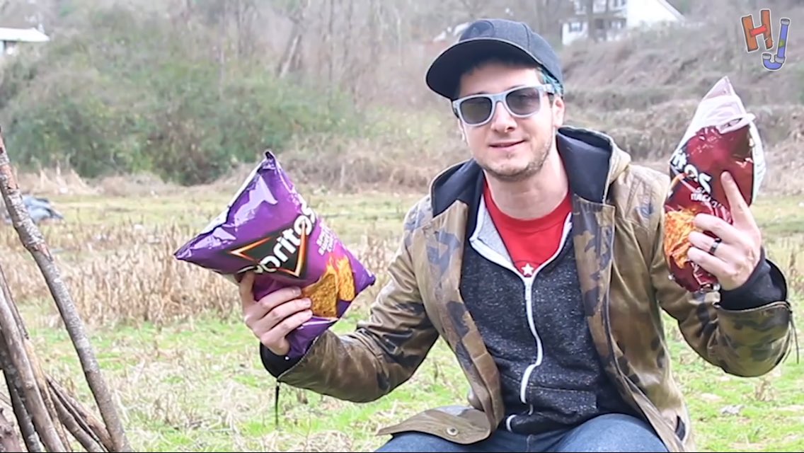 Valentinaz918's tweet photo. Rob✂️ Kindles a fire🔥 with Doritos🧀 @LMayoPMHS #vocab #robczar #threadbanger #manvspin #hackjob #doritos 🧀🔥📌 https://t.co/W0D5gc2R69